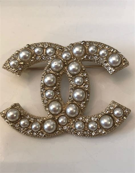 harga chanel brooch original|chanel crystal brooches.